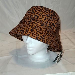 NWT Steve Madden animal print leopard nylon Printed bucket hat sun protection